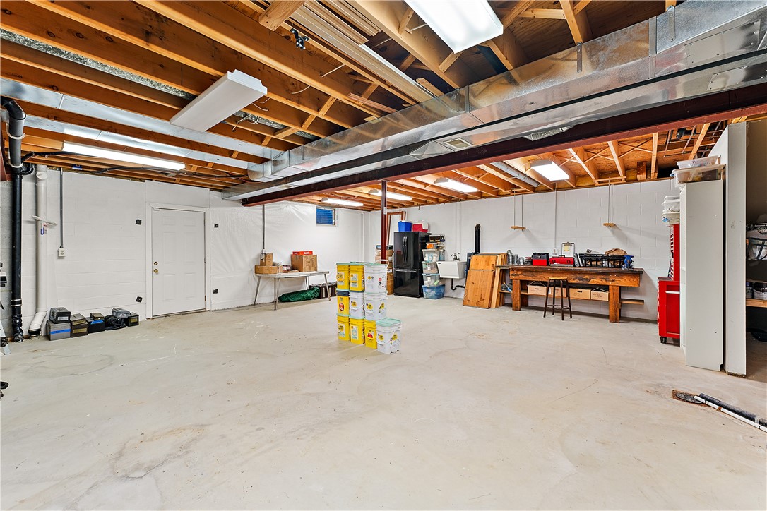 Cranberry Twp, Pennsylvania 16066, United States, 4 Bedrooms Bedrooms, ,4 BathroomsBathrooms,Residential,Pending,105005