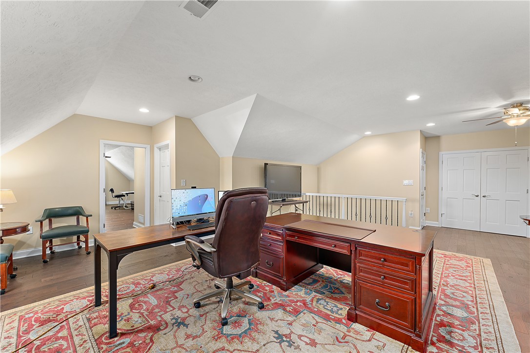 Cranberry Twp, Pennsylvania 16066, United States, 4 Bedrooms Bedrooms, ,4 BathroomsBathrooms,Residential,Pending,105005