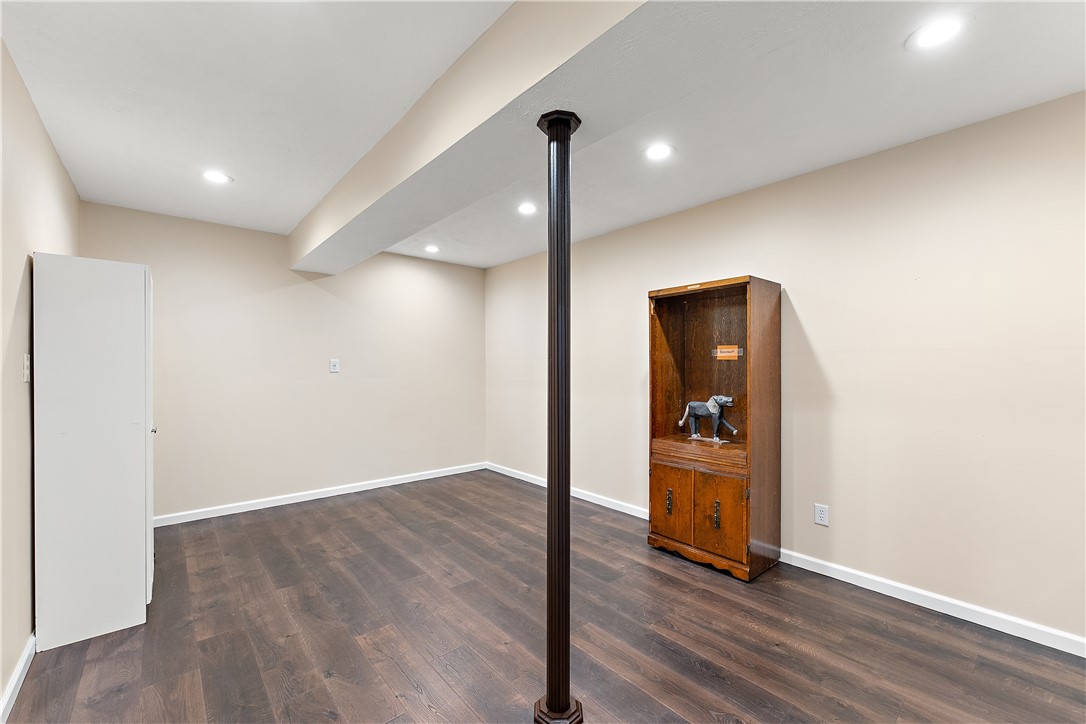 Cranberry Twp, Pennsylvania 16066, United States, 4 Bedrooms Bedrooms, ,4 BathroomsBathrooms,Residential,Pending,105005