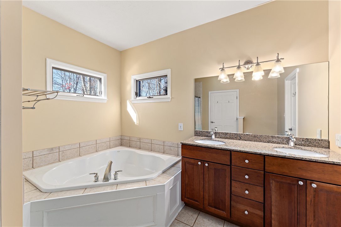 Cranberry Twp, Pennsylvania 16066, United States, 4 Bedrooms Bedrooms, ,4 BathroomsBathrooms,Residential,Pending,105005