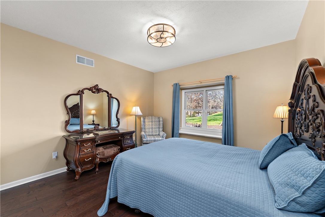 Cranberry Twp, Pennsylvania 16066, United States, 4 Bedrooms Bedrooms, ,4 BathroomsBathrooms,Residential,Pending,105005