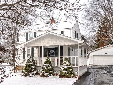 Photo of 2191 Birch St, Sharpsville, PA 16150 (MLS # 1732947)