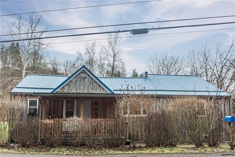 Photo of 110 Garretts Run Rd, Kittanning, PA 16201 (MLS # 1736474)