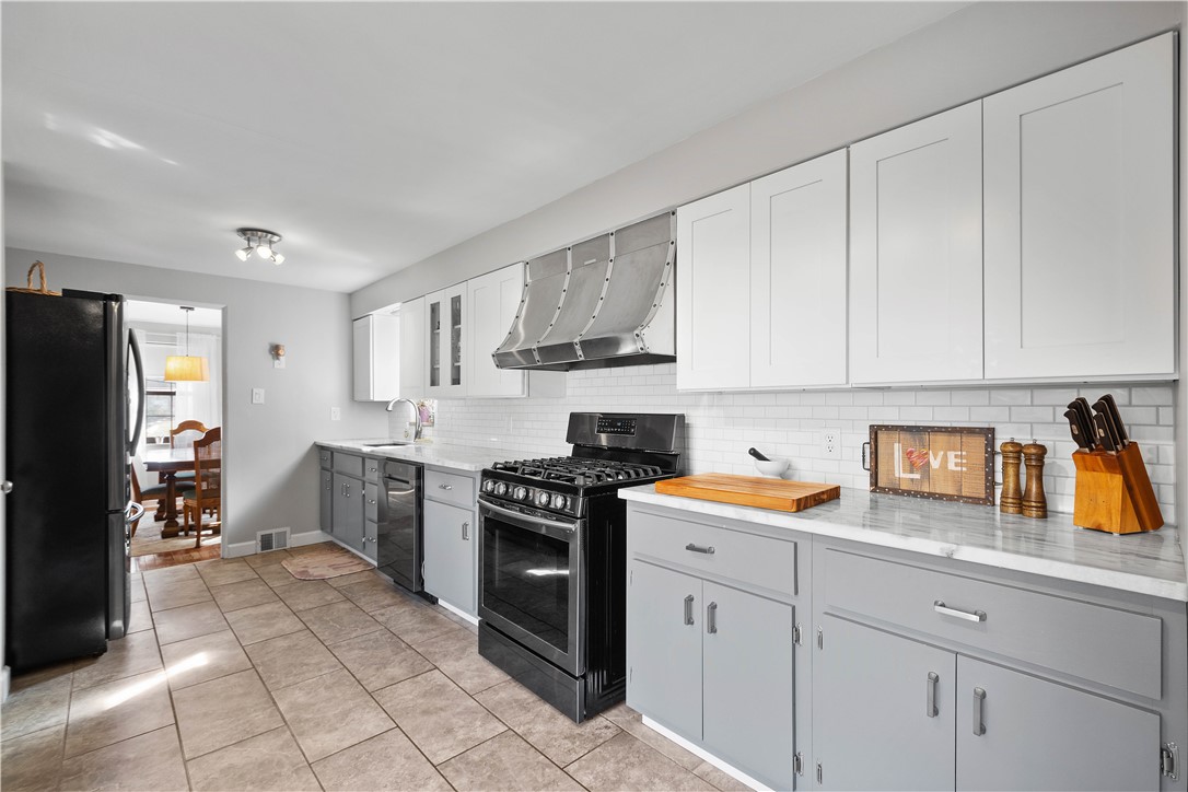 Scott Twp - Sal, Pennsylvania 15220, United States, 3 Bedrooms Bedrooms, ,2 BathroomsBathrooms,Residential,Active,78303