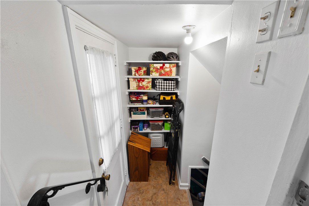 Scott Twp - Sal, Pennsylvania 15220, United States, 3 Bedrooms Bedrooms, ,2 BathroomsBathrooms,Residential,Active,78303