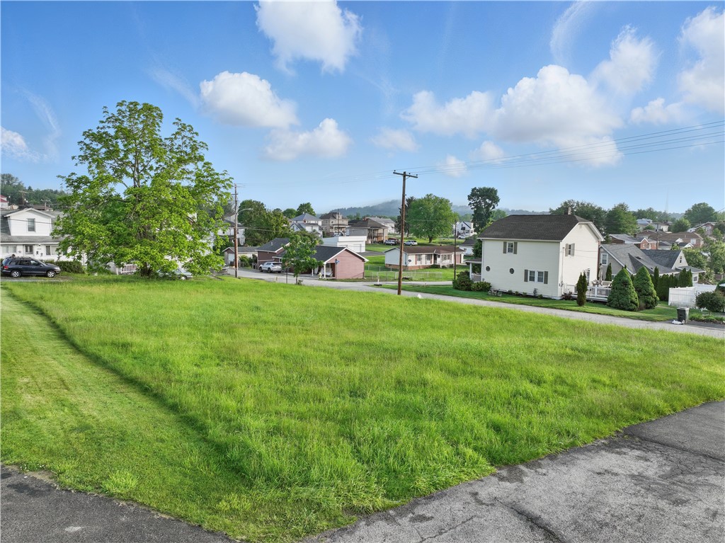 Lot 2nd St and Hiller