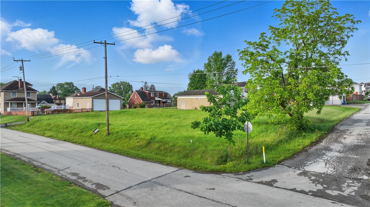 Lot 2nd St and Hiller