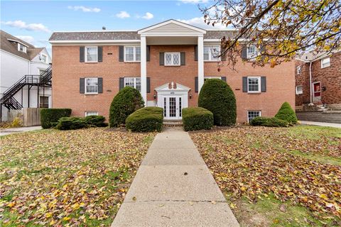 Photo of 420 S Aiken Ave #2, Pittsburgh, PA 15232 (MLS # 1733227)