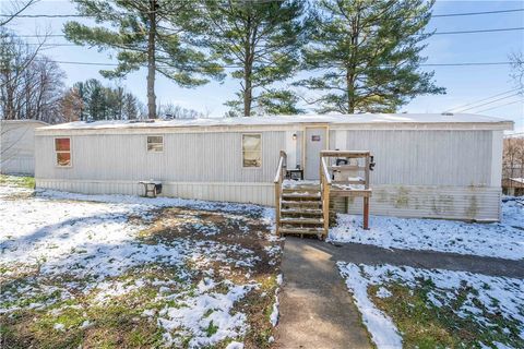 Photo of 1801 Baldridge Ave, Connellsville, PA 15425 (MLS # 1747567)