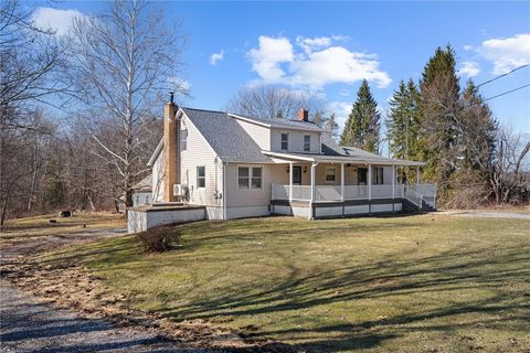 Photo of 2459 Hillsville Rd, Edinburg, PA 16116 (MLS # 1742545)