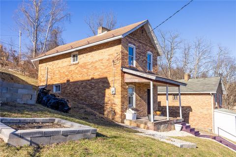 Photo of 513 4th St, Marianna, PA 15345 (MLS # 1740880)