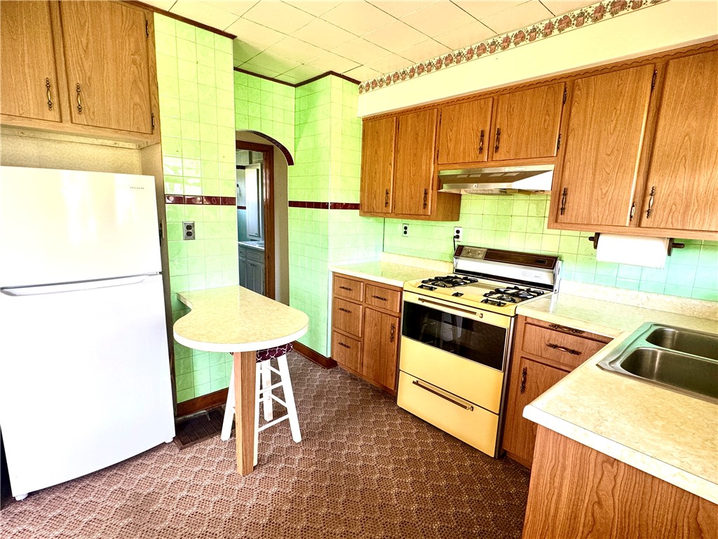 Jefferson Twp - But, Pennsylvania 16002, United States, 2 Bedrooms Bedrooms, ,1 BathroomBathrooms,Residential,Contingent,128480