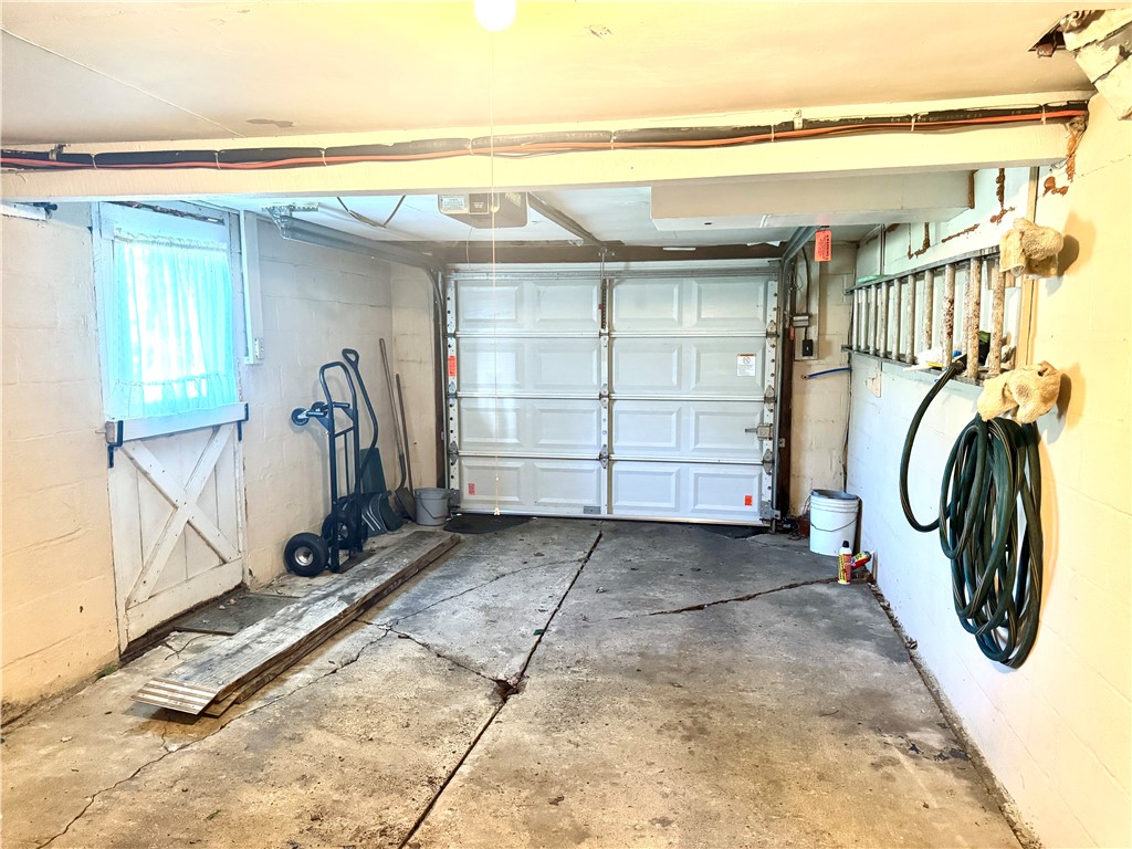 Jefferson Twp - But, Pennsylvania 16002, United States, 2 Bedrooms Bedrooms, ,1 BathroomBathrooms,Residential,Contingent,128480