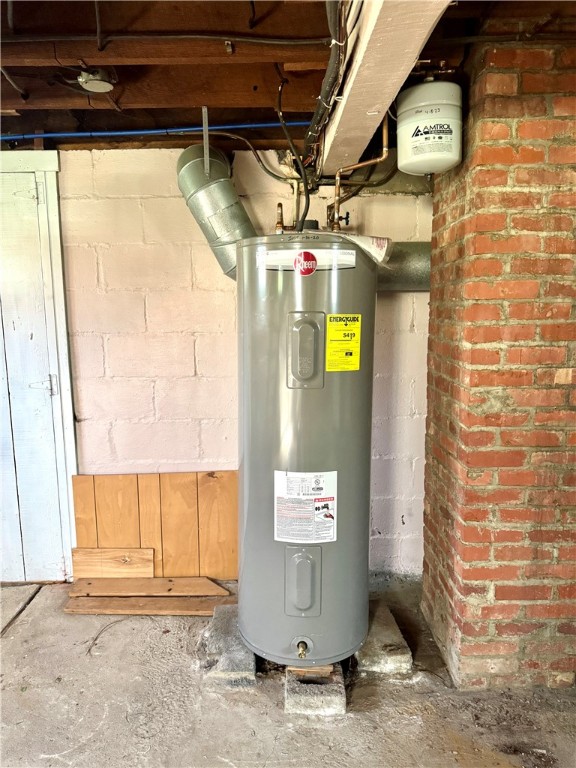 Jefferson Twp - But, Pennsylvania 16002, United States, 2 Bedrooms Bedrooms, ,1 BathroomBathrooms,Residential,Contingent,128480