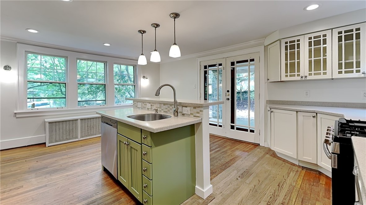 Ben Avon, Pennsylvania 15202, United States, 3 Bedrooms Bedrooms, ,3 BathroomsBathrooms,Residential,Contingent,126647