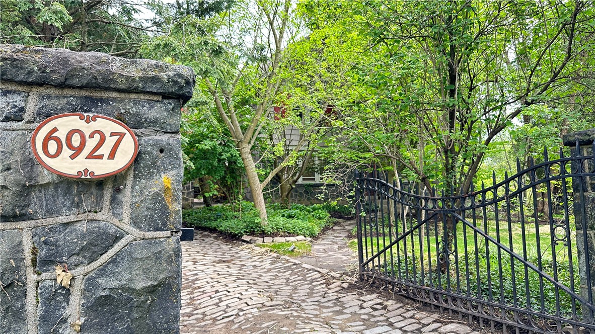 Ben Avon, Pennsylvania 15202, United States, 3 Bedrooms Bedrooms, ,3 BathroomsBathrooms,Residential,Contingent,126647