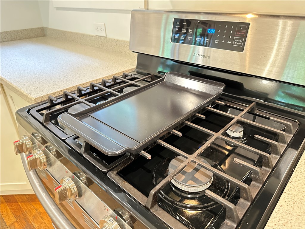 Ben Avon, Pennsylvania 15202, United States, 3 Bedrooms Bedrooms, ,3 BathroomsBathrooms,Residential,Contingent,126647