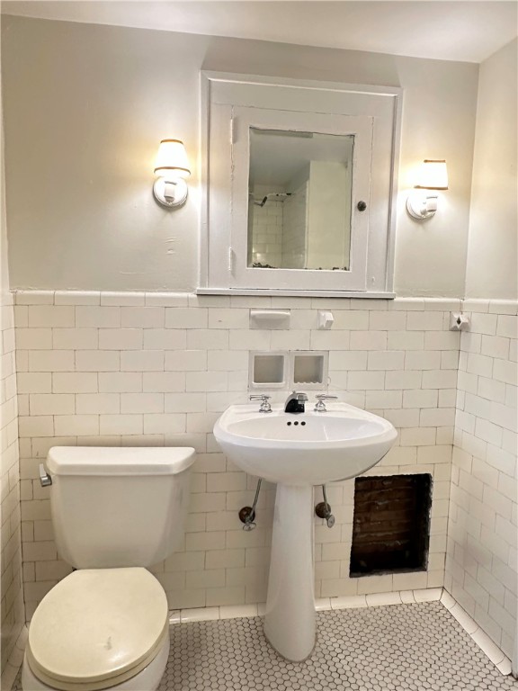 Ben Avon, Pennsylvania 15202, United States, 3 Bedrooms Bedrooms, ,3 BathroomsBathrooms,Residential,Contingent,126647