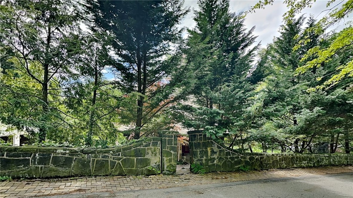 Ben Avon, Pennsylvania 15202, United States, 3 Bedrooms Bedrooms, ,3 BathroomsBathrooms,Residential,Contingent,126647