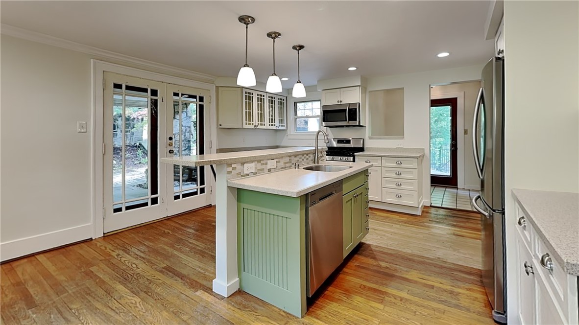 Ben Avon, Pennsylvania 15202, United States, 3 Bedrooms Bedrooms, ,3 BathroomsBathrooms,Residential,Contingent,126647