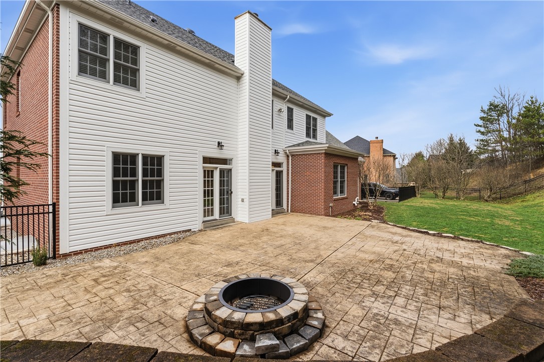 345 Ivy Dr