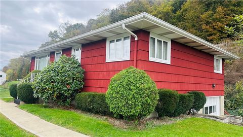 Photo of 133 Old Pike Rd, Freeport, PA 16229 (MLS # 1735080)