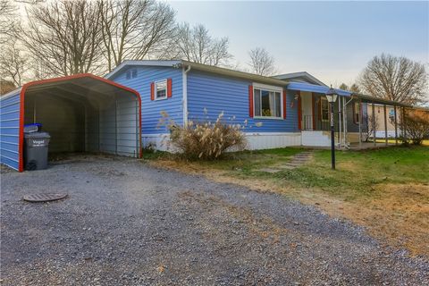 Photo of 5035 Bear Run Rd, Cranberry Twp, PA 16066 (MLS # 1735272)