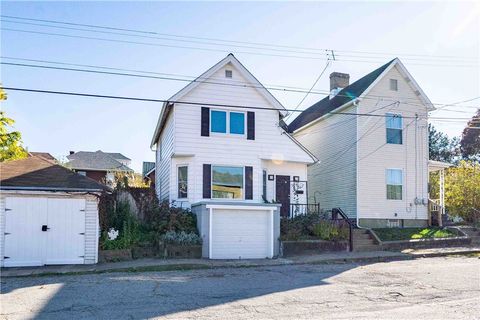 Photo of 2217 7th Ave Rear, Beaver Falls, PA 15010 (MLS # 1728878)