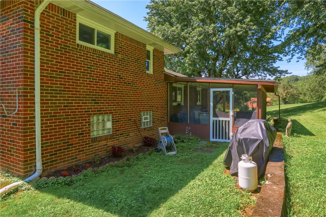 McDonald, Pennsylvania 15057, United States, 3 Bedrooms Bedrooms, ,2 BathroomsBathrooms,Residential,Active,177659