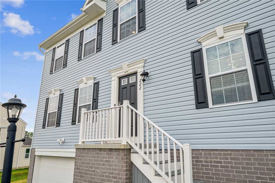 222 Victoria Dr
