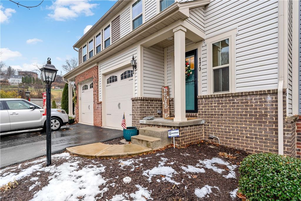 Photo of 170 Arbor Trail Dr, Mc Kees Rocks, PA 15136 (MLS # 1733322)