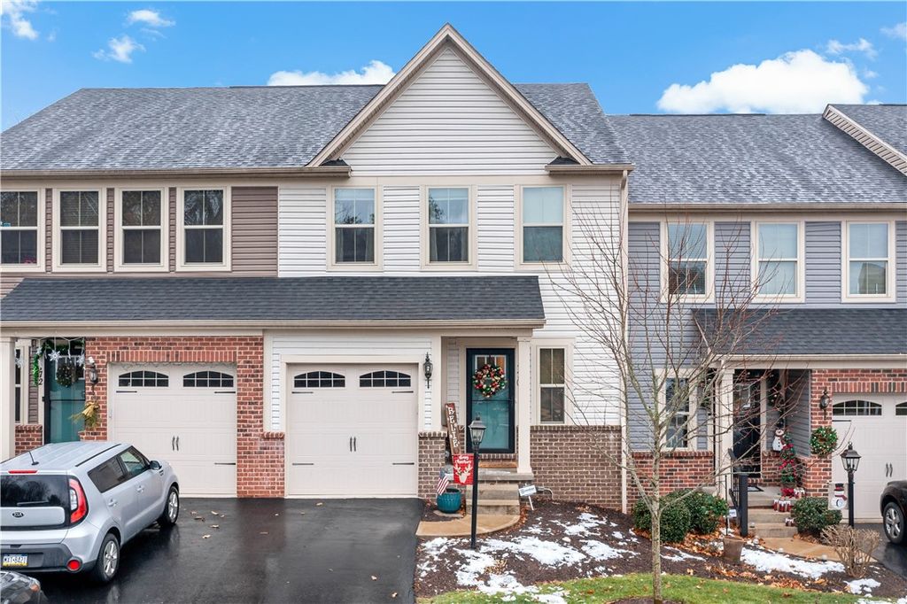 Photo of 170 Arbor Trail Dr, Mc Kees Rocks, PA 15136 (MLS # 1733322)