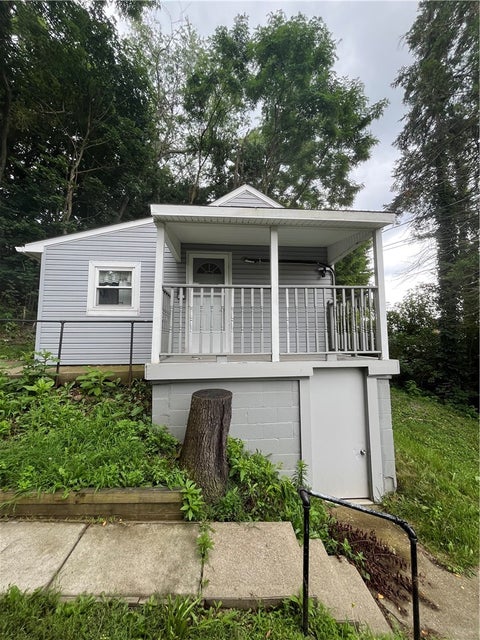 Homes For Rent - 612 Dippold Ave Rear Ave<br/> Beaver County, Baden, PA 15005