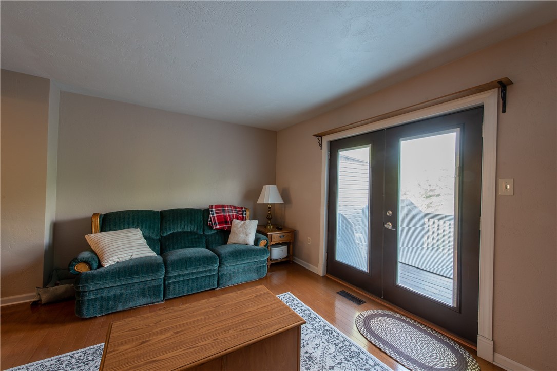 Ross Twp, Pennsylvania 15202, United States, 2 Bedrooms Bedrooms, ,2 BathroomsBathrooms,Residential,Pending,124041