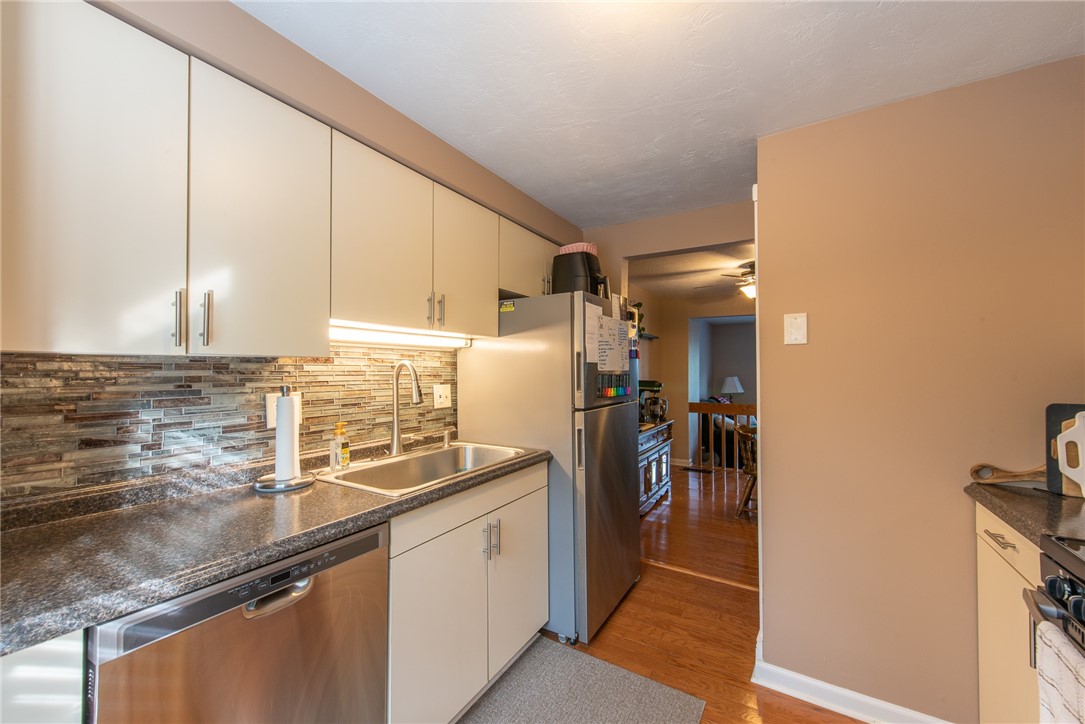 Ross Twp, Pennsylvania 15202, United States, 2 Bedrooms Bedrooms, ,2 BathroomsBathrooms,Residential,Pending,124041