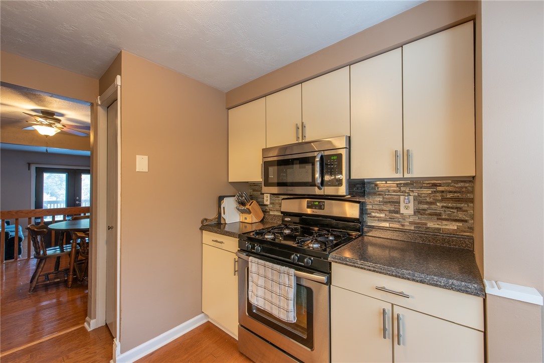 Ross Twp, Pennsylvania 15202, United States, 2 Bedrooms Bedrooms, ,2 BathroomsBathrooms,Residential,Pending,124041