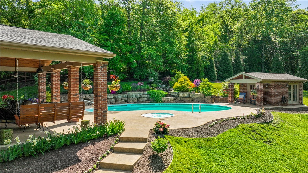 South Fayette, Pennsylvania 15017, United States, 4 Bedrooms Bedrooms, ,3 BathroomsBathrooms,Residential,Pending,194462