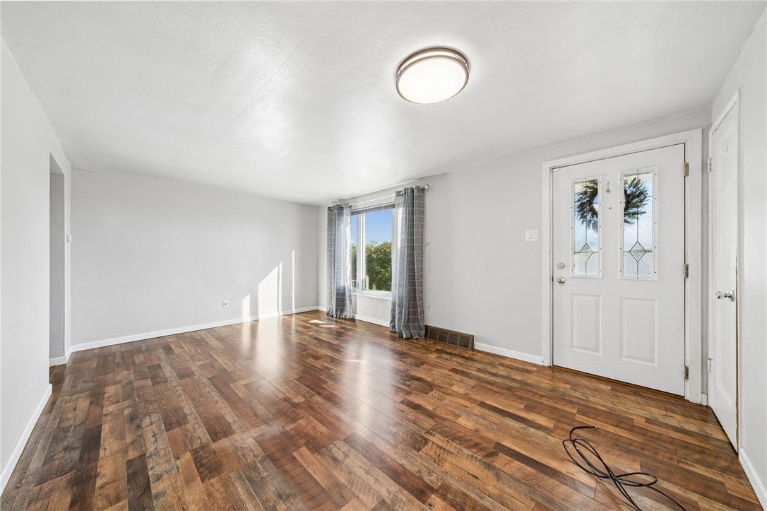 112 Creston Dr
