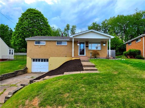 Photo of 13320 Saint Clair Dr, Irwin, PA 15642 (MLS # 1752313)