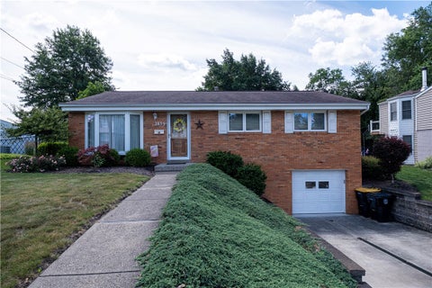 Photo of 2853 W Munroe St, Bethel Park, PA 15102 (MLS # 1760566)