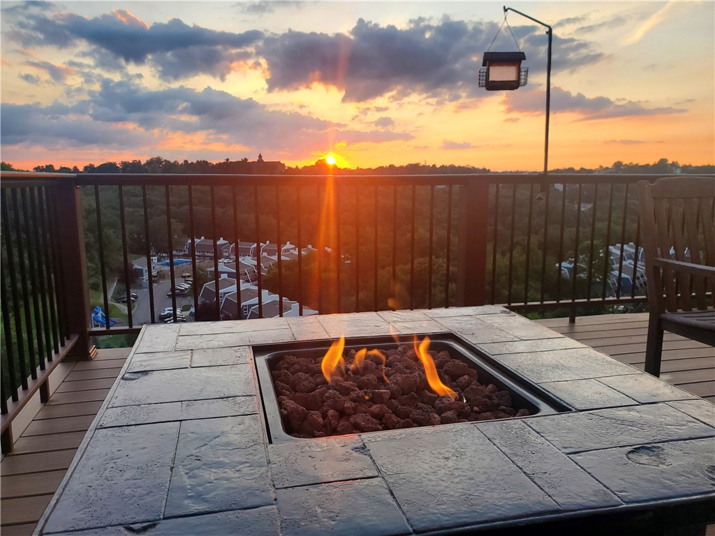 Ross Twp, Pennsylvania 15237, United States, 3 Bedrooms Bedrooms, ,3 BathroomsBathrooms,Residential,Active,97249