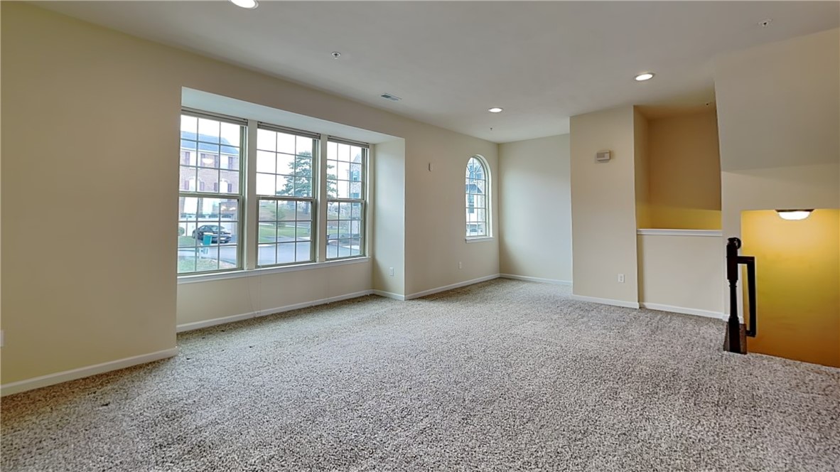 Ross Twp, Pennsylvania 15237, United States, 3 Bedrooms Bedrooms, ,3 BathroomsBathrooms,Residential,Active,97249