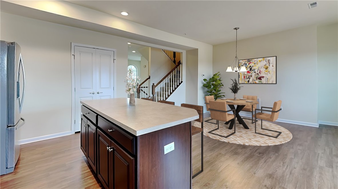 Ross Twp, Pennsylvania 15237, United States, 3 Bedrooms Bedrooms, ,3 BathroomsBathrooms,Residential,Active,97249