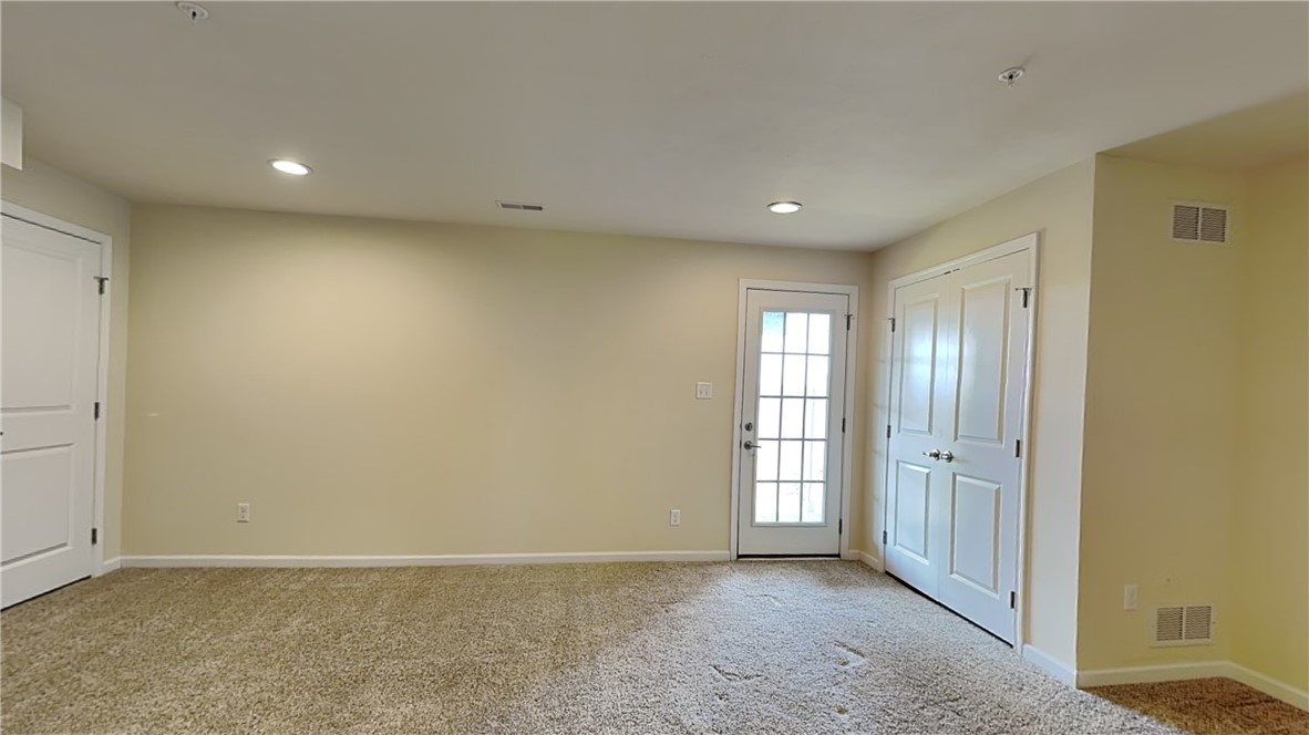 Ross Twp, Pennsylvania 15237, United States, 3 Bedrooms Bedrooms, ,3 BathroomsBathrooms,Residential,Active,97249