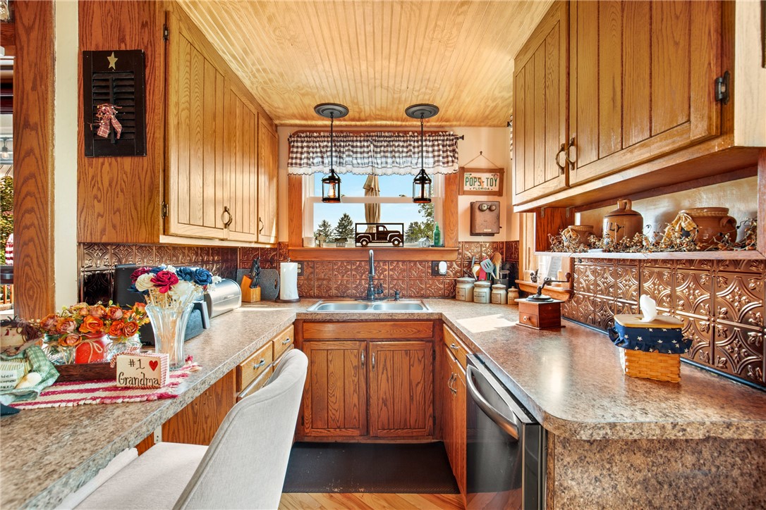 Somerset Boro, Pennsylvania 15501, United States, 4 Bedrooms Bedrooms, ,2 BathroomsBathrooms,Residential,Contingent,205257