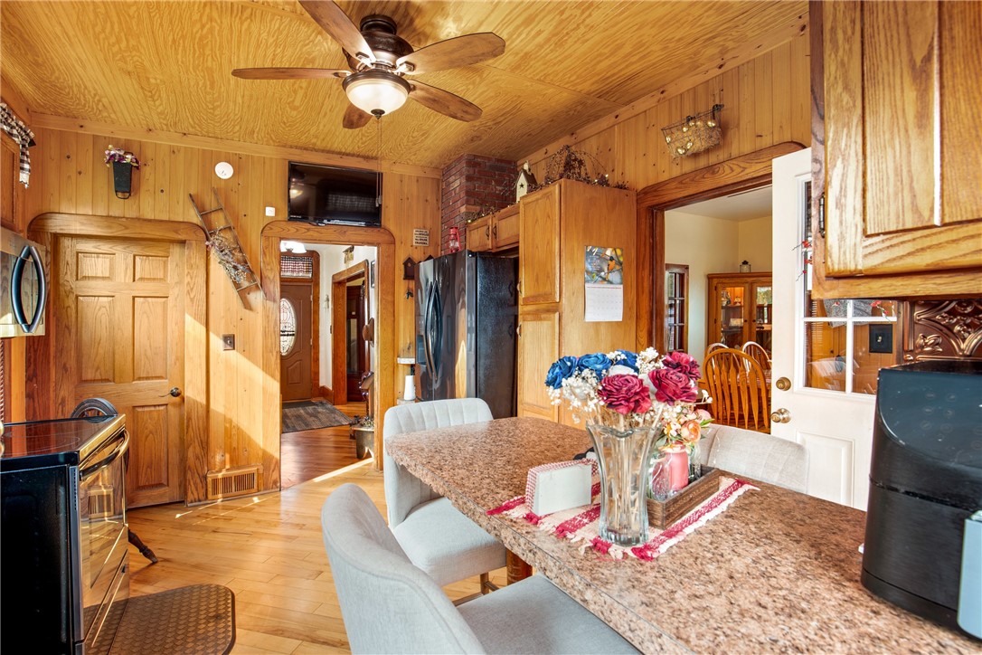 Somerset Boro, Pennsylvania 15501, United States, 4 Bedrooms Bedrooms, ,2 BathroomsBathrooms,Residential,Contingent,205257