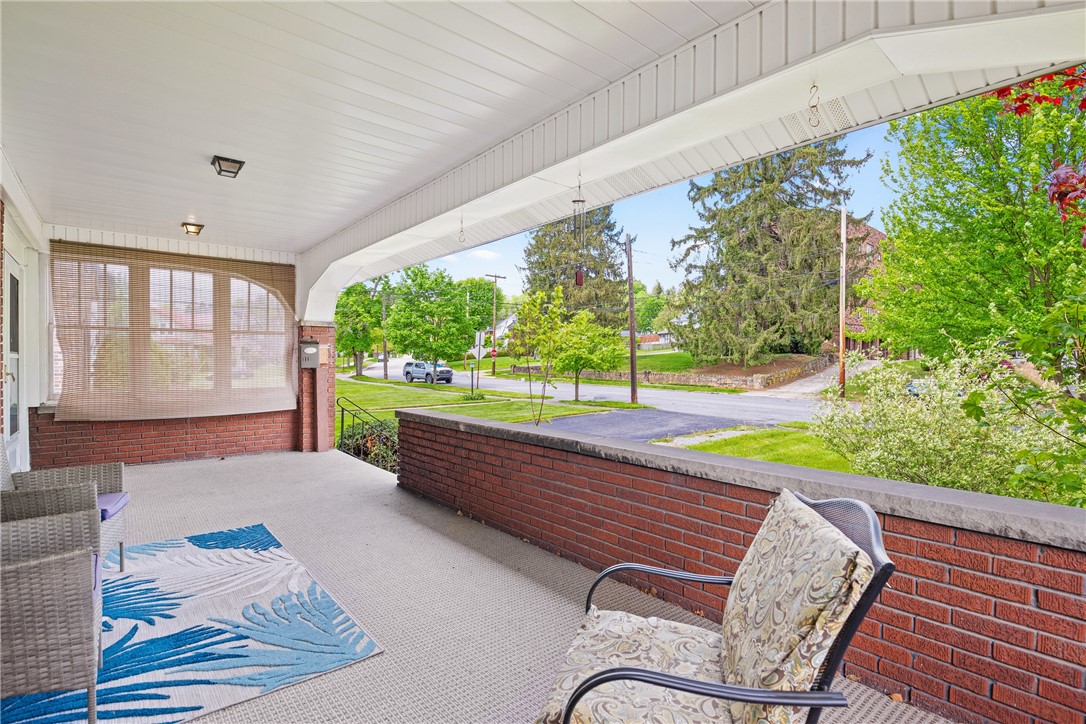 Westmont Hilltop School District, Pennsylvania 15905, United States, 4 Bedrooms Bedrooms, ,2 BathroomsBathrooms,Residential,Pending,124443