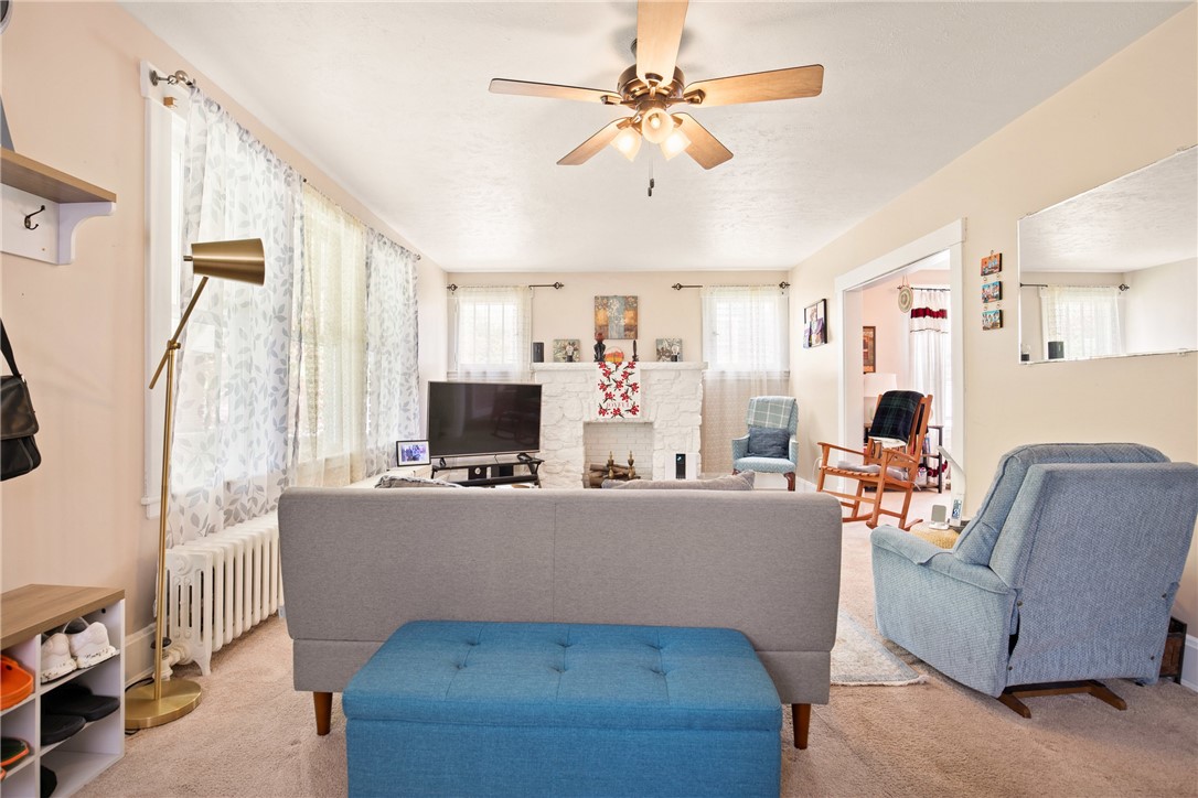 Westmont Hilltop School District, Pennsylvania 15905, United States, 4 Bedrooms Bedrooms, ,2 BathroomsBathrooms,Residential,Pending,124443