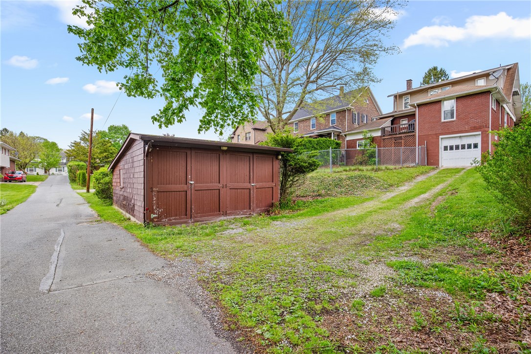 Westmont Hilltop School District, Pennsylvania 15905, United States, 4 Bedrooms Bedrooms, ,2 BathroomsBathrooms,Residential,Pending,124443