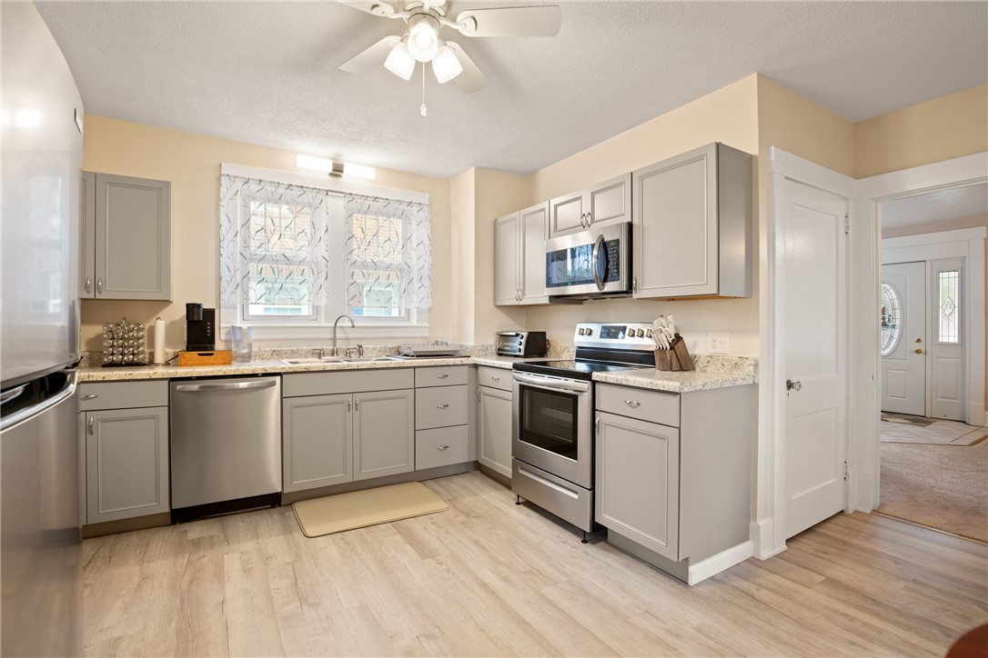 Westmont Hilltop School District, Pennsylvania 15905, United States, 4 Bedrooms Bedrooms, ,2 BathroomsBathrooms,Residential,Pending,124443